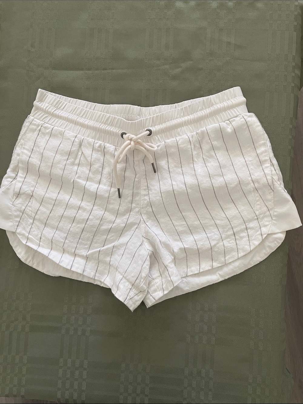 Athleta White linen Pinstripe Drawstring Athletic Shorts